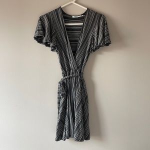 Urban Outfitters: Striped tie dress